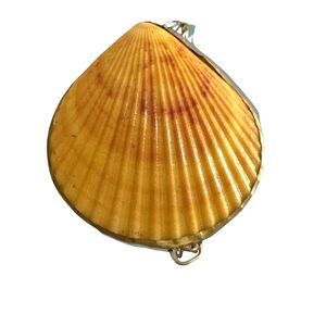 Twos Company Shell Trinket Ring Jewelry Pill Box Pale Yellow Orange Color